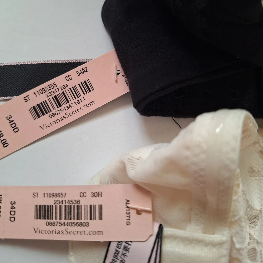 (2) Victoria‎ Secret Lace Bra